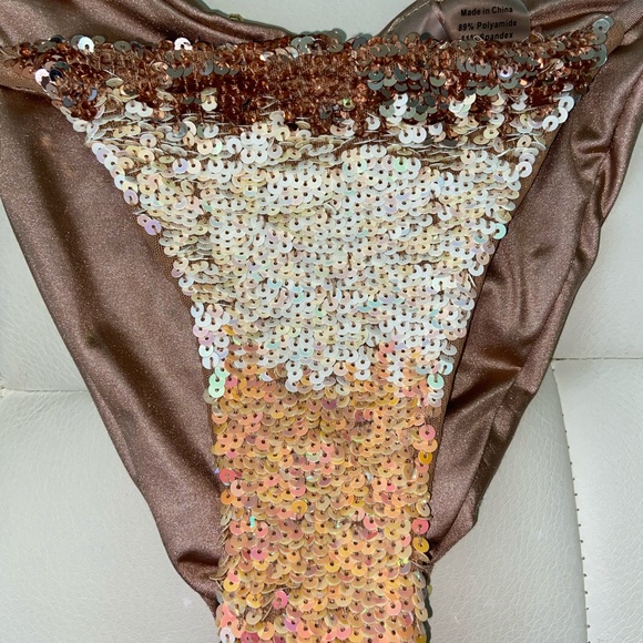 Beach Bunny Blush Ariel Bikini bottom - Picture 6 of 10